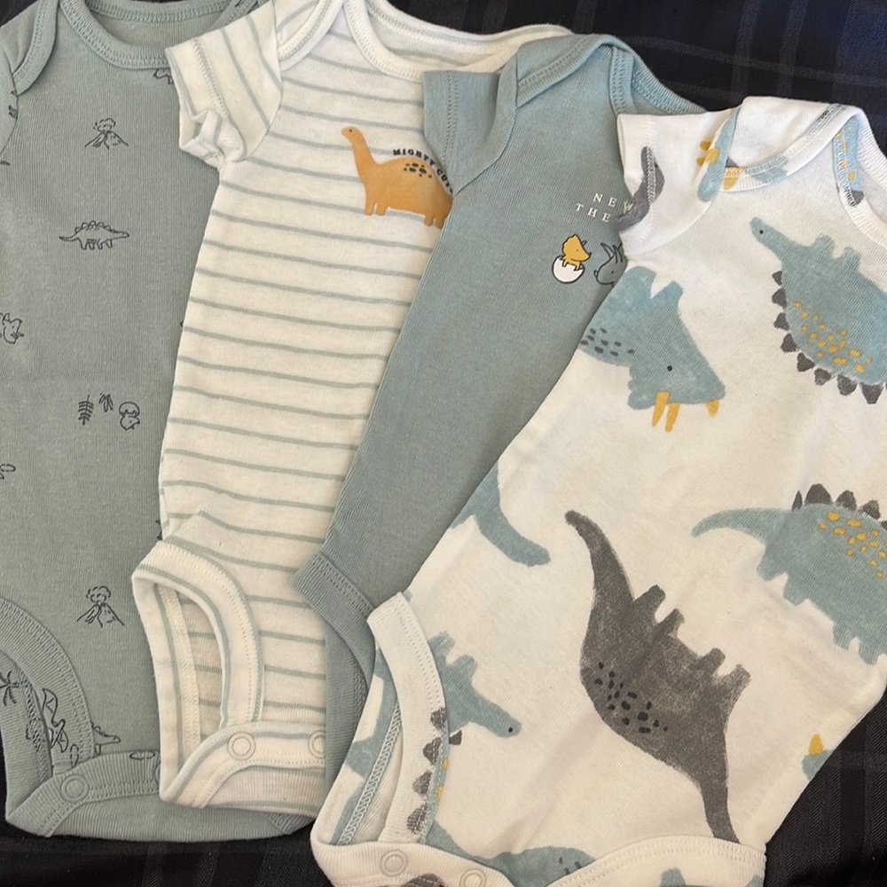 Adorable dinosaur newborn clothes